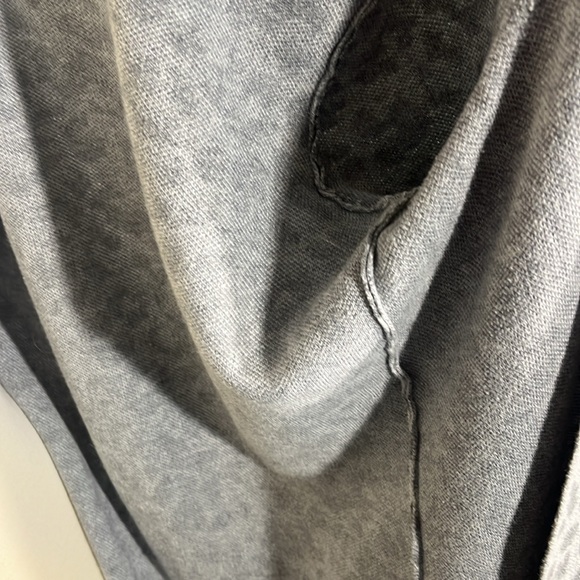 Jessica Simpson Fine Knit Long Grey Leopard Print Cardigan SX - Picture 6 of 8